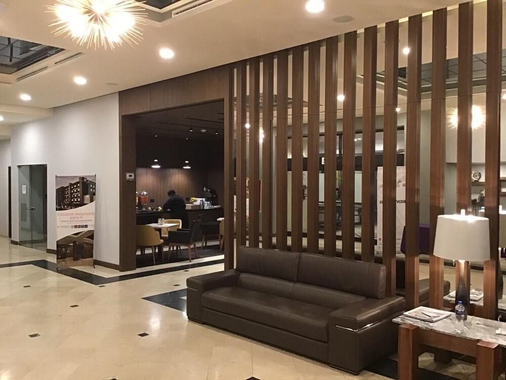 Quality Inn Chihuahua San Francisco Экстерьер фото