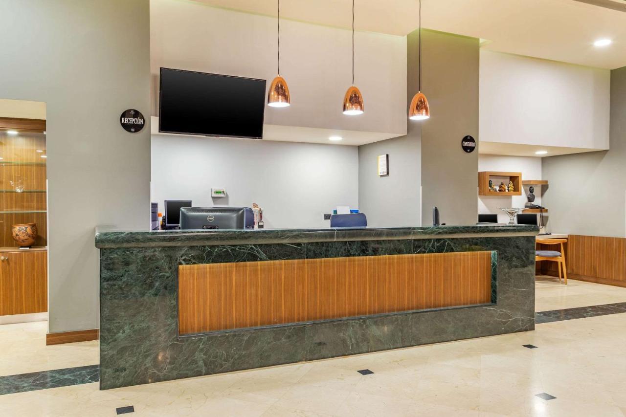 Quality Inn Chihuahua San Francisco Экстерьер фото