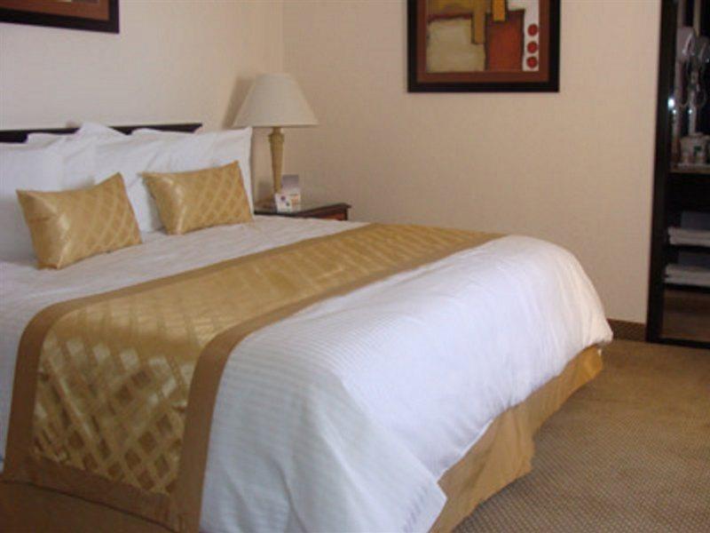 Quality Inn Chihuahua San Francisco Экстерьер фото
