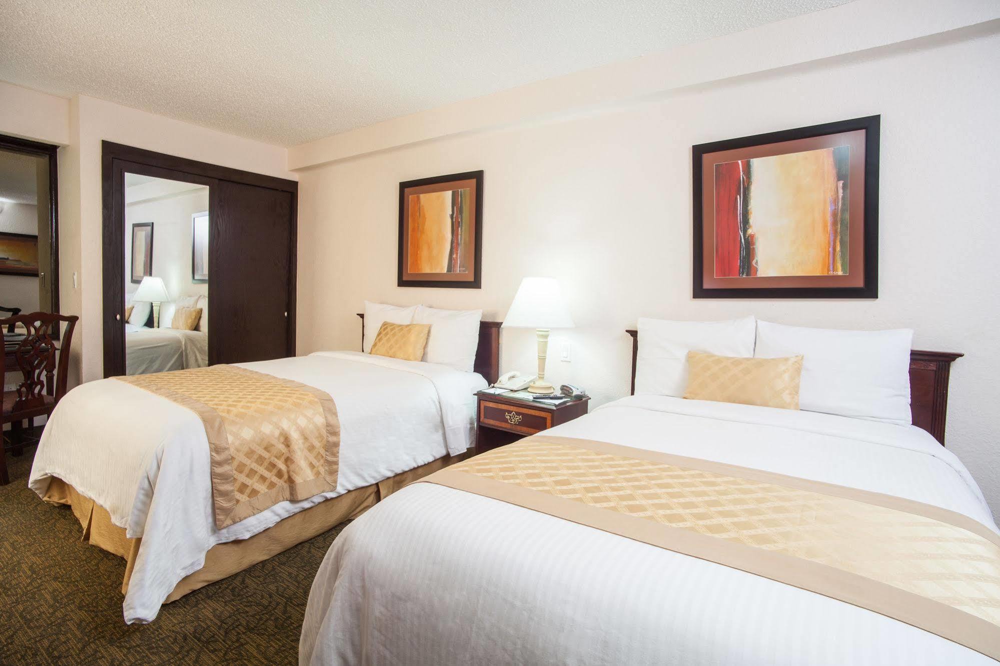 Quality Inn Chihuahua San Francisco Экстерьер фото
